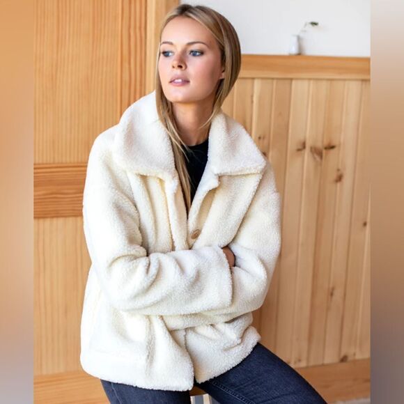 🆕NWT EMERSON FRY Shorty Teddy Coat - Picture 2 of 14